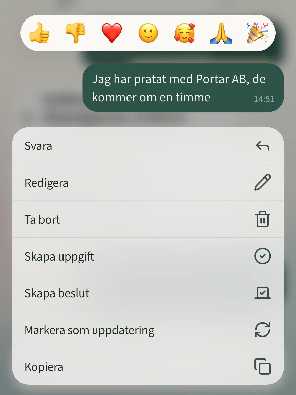 Menyn när man håller fingret på ett meddelande